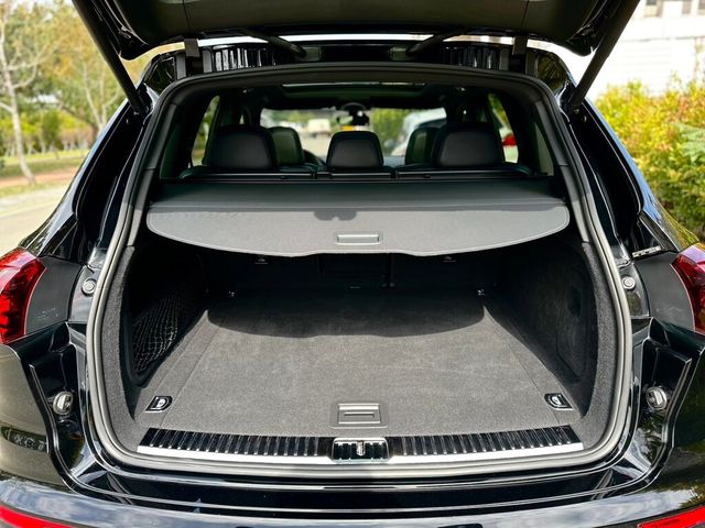 PORSCHE保時捷 CAYENNE  第7張相片