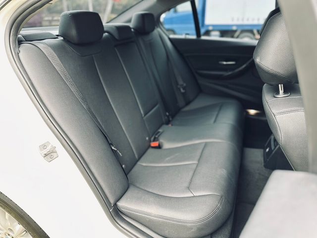 BMW寶馬 320I  第18張相片