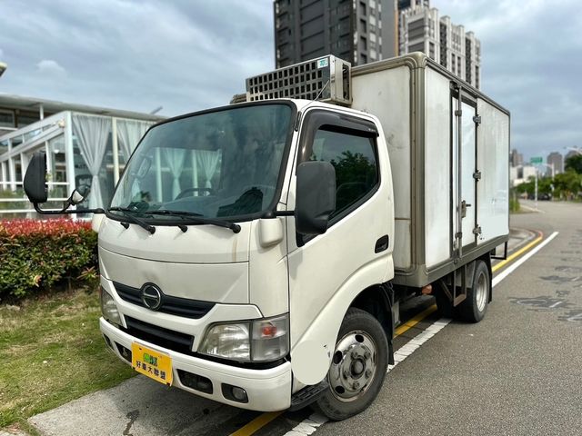 HINO日野 300  第1張相片