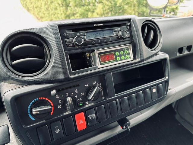 HINO日野 300  第8張相片