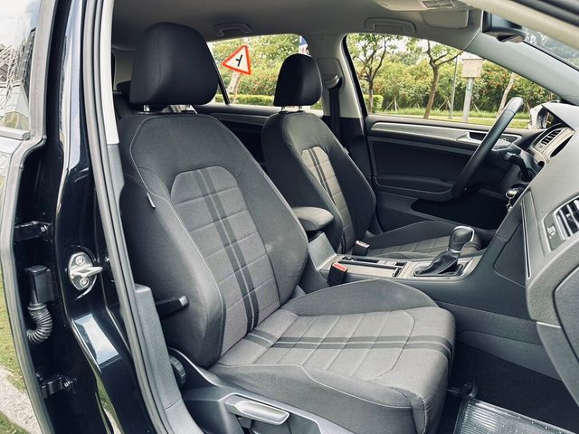 VOLKSWAGEN福斯 GOLF  第14張相片