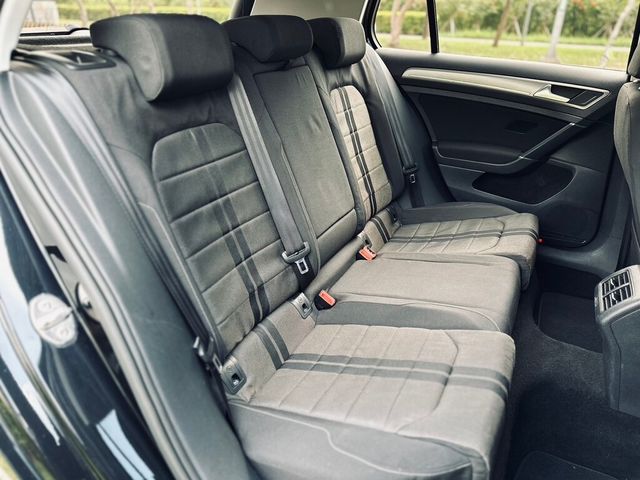 VOLKSWAGEN福斯 GOLF  第15張相片