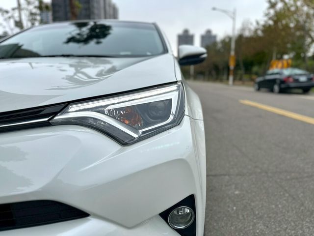 TOYOTA豐田 RAV4  第2張相片