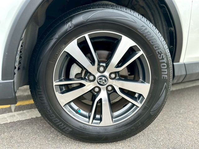 TOYOTA豐田 RAV4  第3張相片