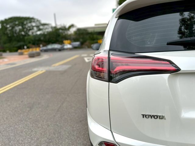 TOYOTA豐田 RAV4  第5張相片