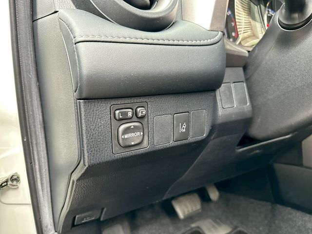 TOYOTA豐田 RAV4  第9張相片