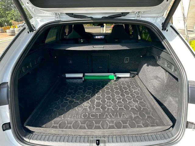 SKODA司科達 OCTAVIA COMBI  第6張相片