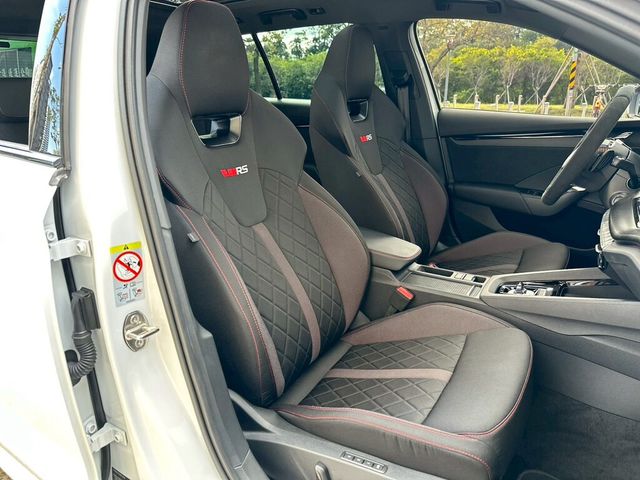 SKODA司科達 OCTAVIA COMBI  第16張相片