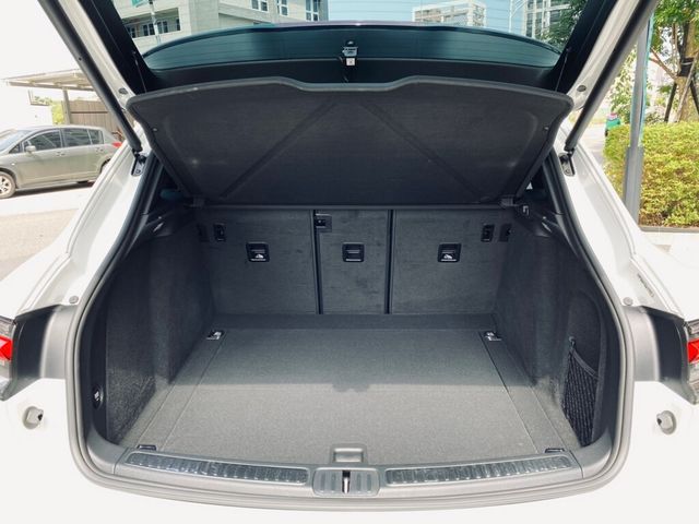 PORSCHE保時捷 MACAN S  第8張相片