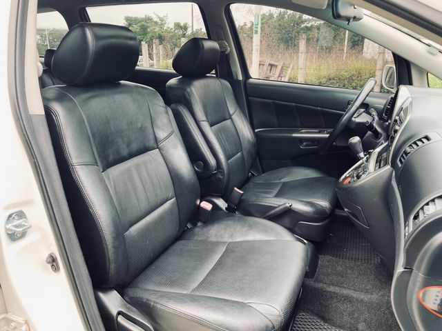 TOYOTA豐田 WISH  第13張相片