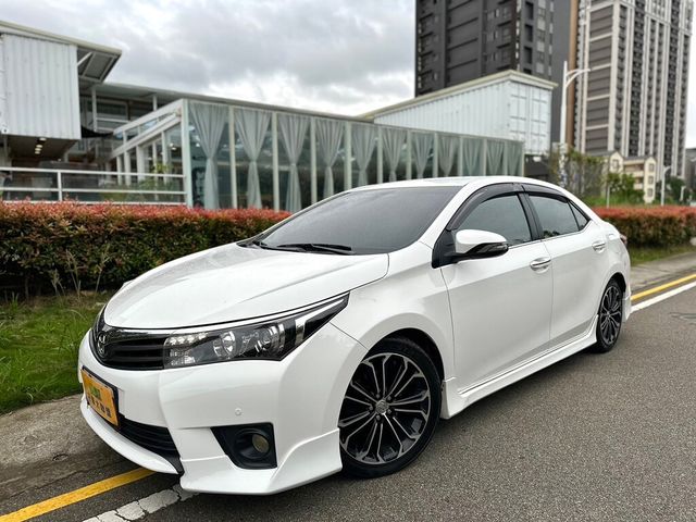 TOYOTA豐田 ALTIS  第1張相片