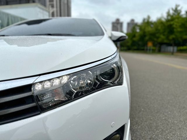 TOYOTA豐田 ALTIS  第2張相片