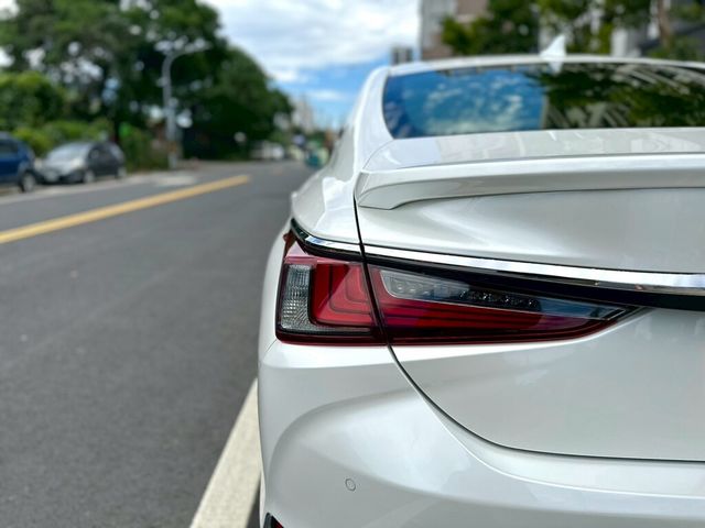 LEXUS凌志 ES300H  第5張相片