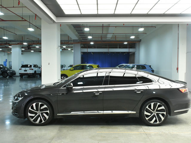 Volkswagen Arteon Fastback 330 TSI R-Line  第4張相片