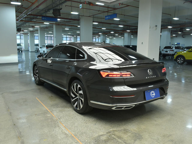 Volkswagen Arteon Fastback 330 TSI R-Line  第5張相片