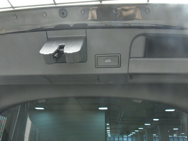 Volkswagen Arteon Fastback 330 TSI R-Line  第12張相片