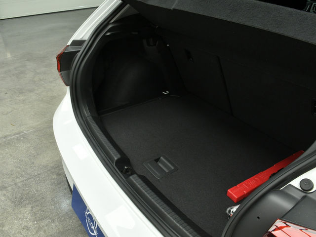 Volkswagen Polo 230 TSI Tech  第9張相片