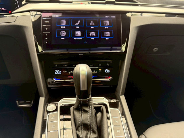 Volkswagen Arteon Fastback 330 TSI R-Line  第12張相片