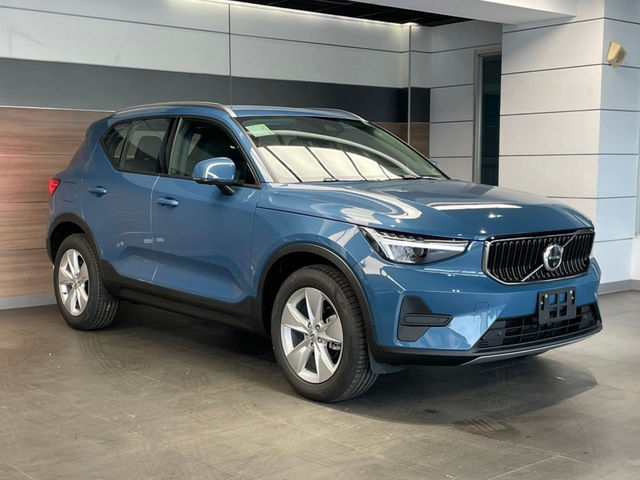 VOLVO XC40 Plus T2  第1張相片
