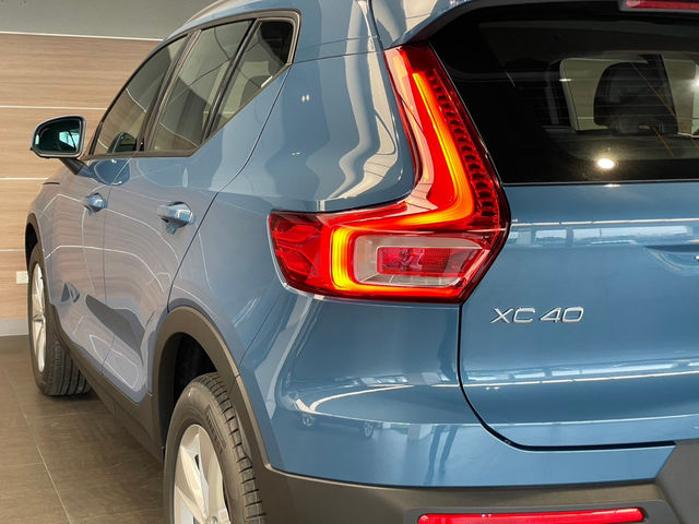 VOLVO XC40 Plus T2  第6張相片