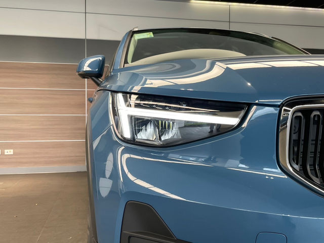 VOLVO XC40 Plus T2  第7張相片