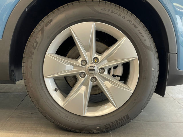 VOLVO XC40 Plus T2  第12張相片
