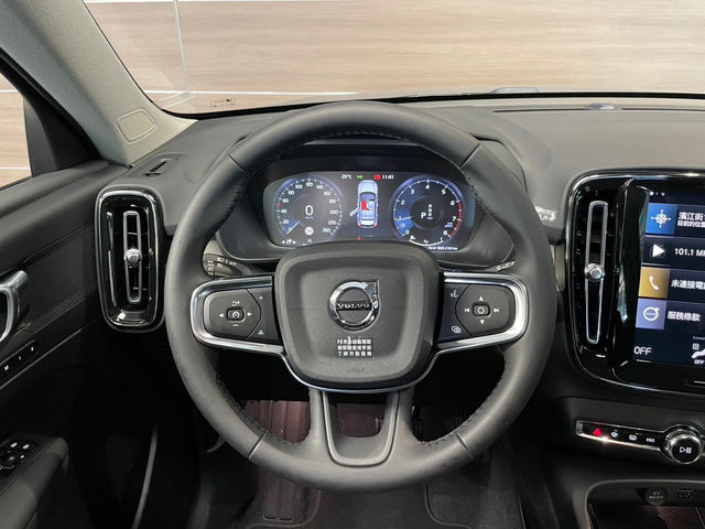 VOLVO XC40 Plus T2  第14張相片
