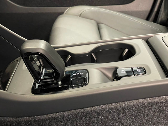 VOLVO XC40 Plus T2  第17張相片