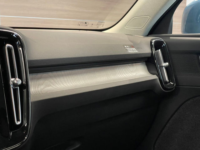 VOLVO XC40 Plus T2  第18張相片