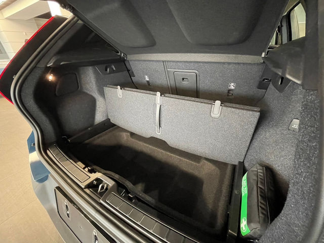 VOLVO XC40 Plus T2  第23張相片