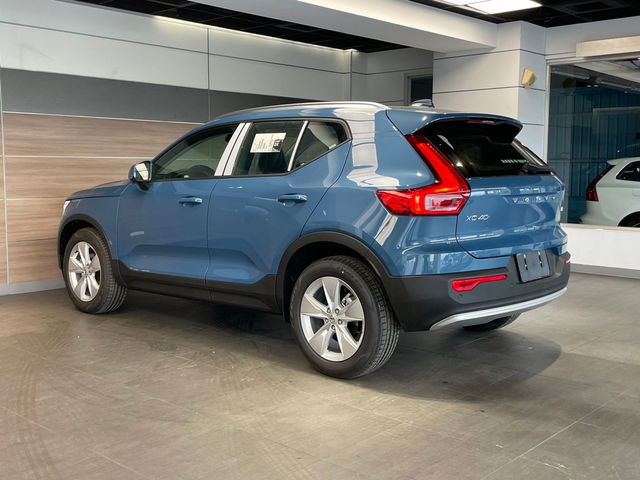 VOLVO XC40 Plus T2  第5張相片