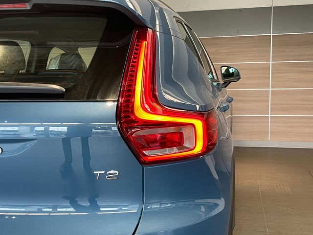 VOLVO XC40 Plus T2  第7張相片