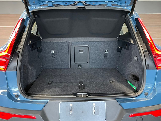 VOLVO XC40 Plus T2  第13張相片