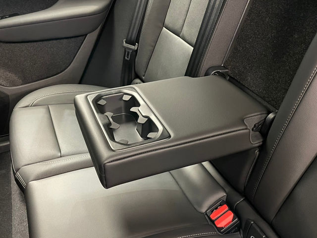 VOLVO XC40 Plus T2  第16張相片