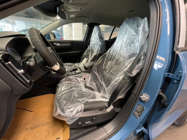 VOLVO XC40 Plus T2  第17張相片