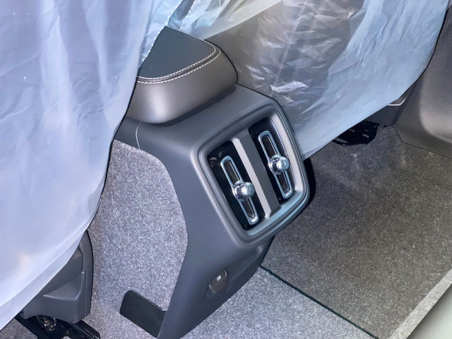 VOLVO XC40 Plus T2  第22張相片