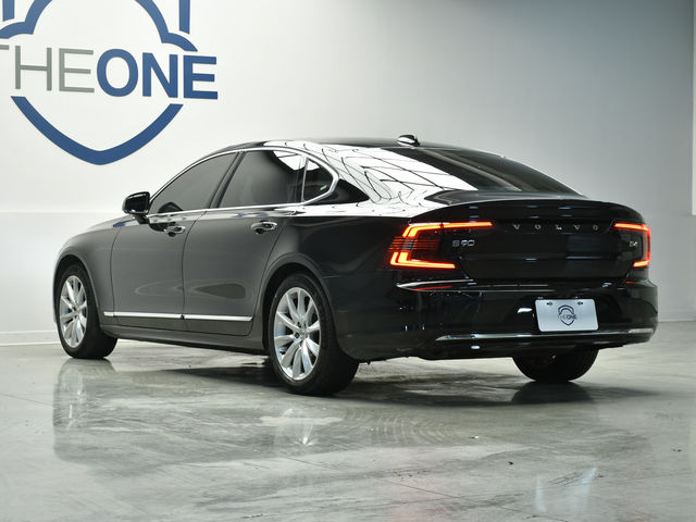 VOLVO S90 B4 Momentum  第2張相片