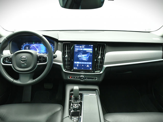 VOLVO S90 B4 Momentum  第6張相片