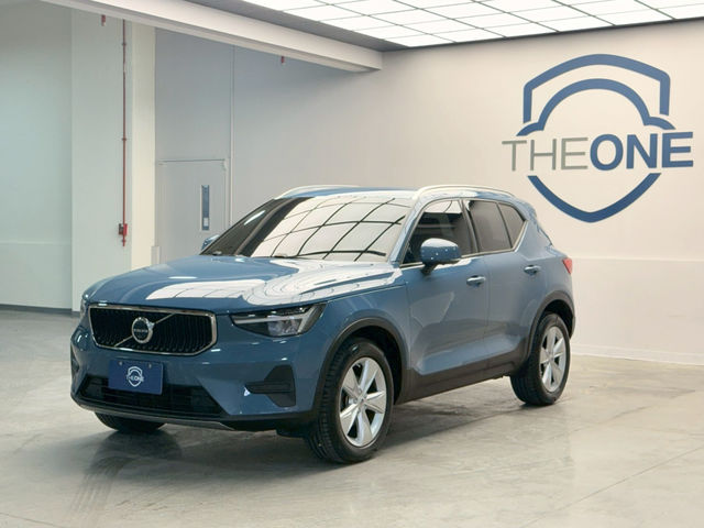 VOLVO XC40 Plus T2  第2張相片