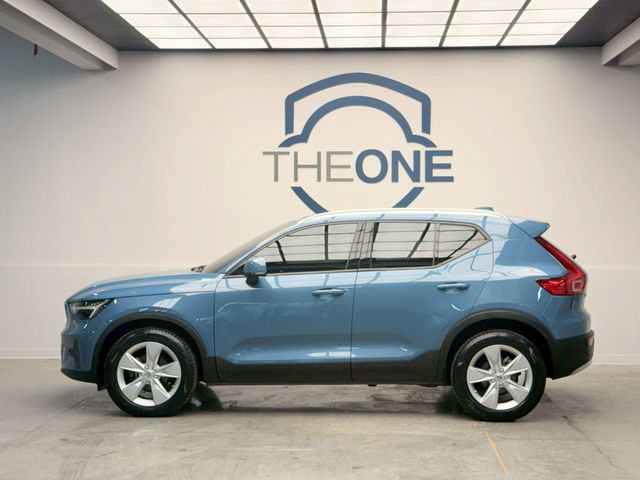 VOLVO XC40 Plus T2  第4張相片