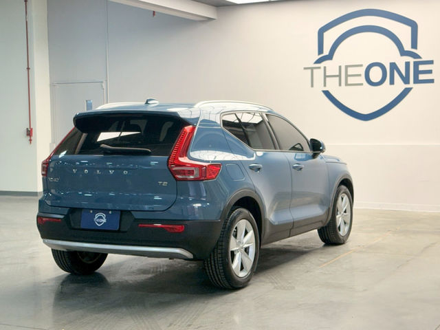 VOLVO XC40 Plus T2  第6張相片