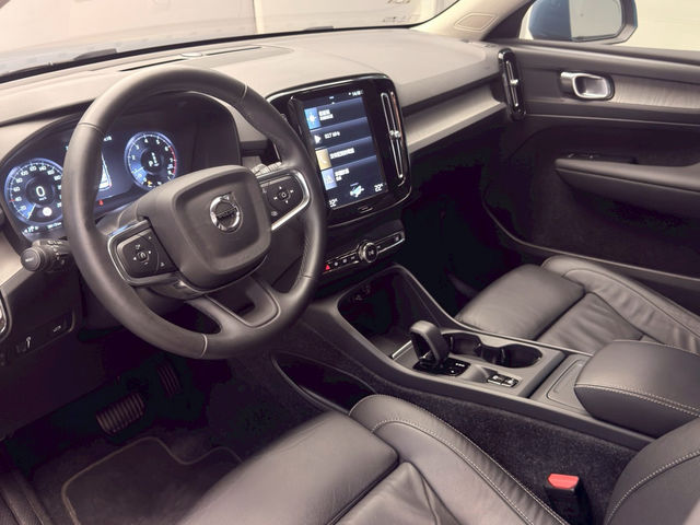 VOLVO XC40 Plus T2  第11張相片