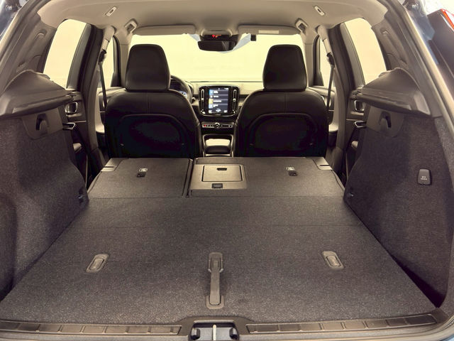 VOLVO XC40 Plus T2  第13張相片