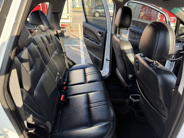 MITSUBISHI三菱 COLT PLUS  第7張相片