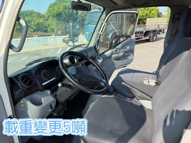 HINO日野 300  第5張相片