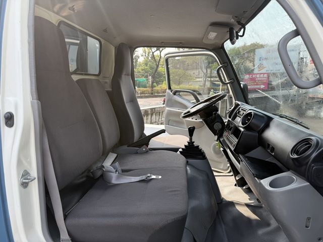 HINO日野 300  第5張相片