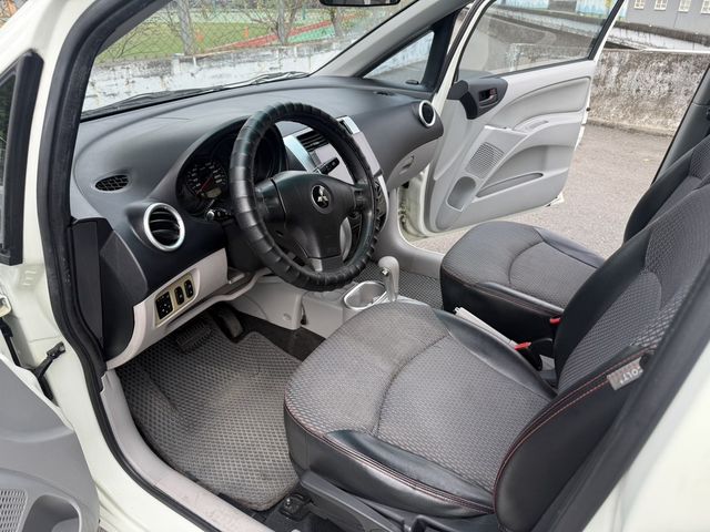 MITSUBISHI三菱 COLT PLUS  第4張相片