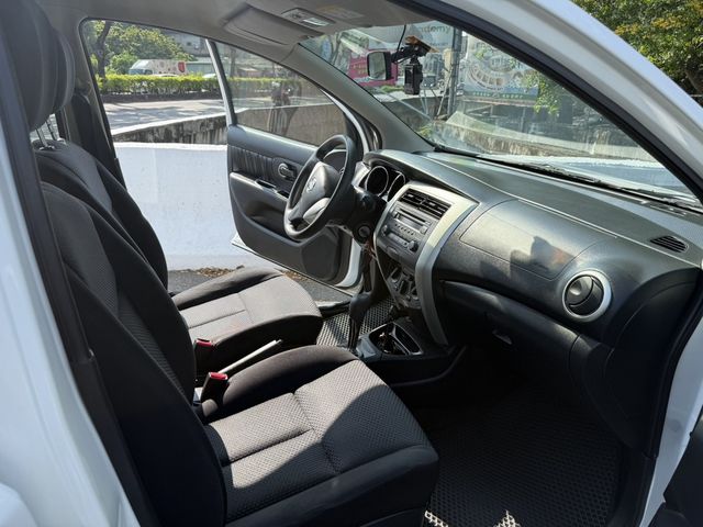 NISSAN日產 LIVINA  第8張相片