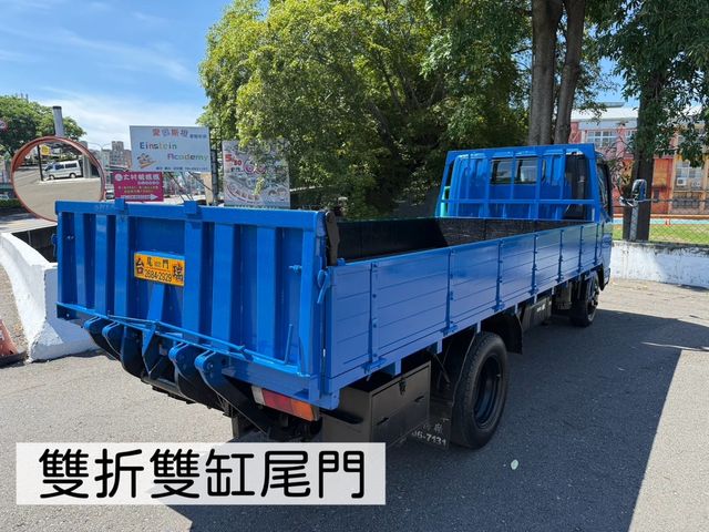 MITSUBISHI三菱 CANTER  第3張相片