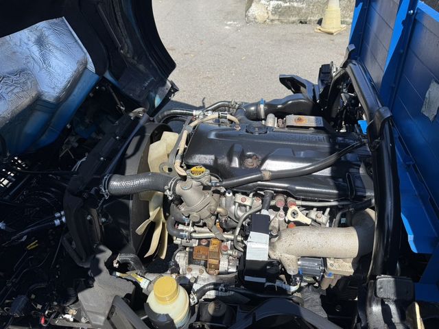 MITSUBISHI三菱 CANTER  第8張相片